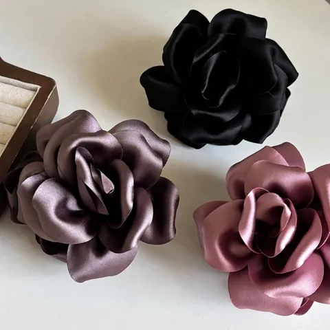 Pinza per Capelli Francese Vintage in Satin a Forma di Rosa Elegante Grande Clip a Squalo in Tessuto Satinato Accessori per Donna
