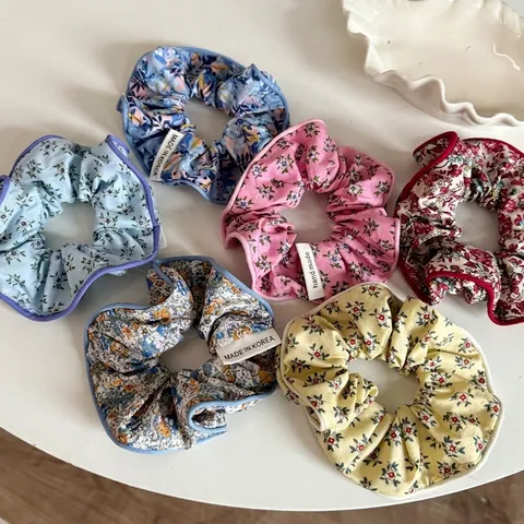 Scrunchies in Tessuto Floreale in Stile Coreano Fatti a Mano Elastici per Capelli con Motivo a Fiori Vintage per Donna Accessori Capelli
