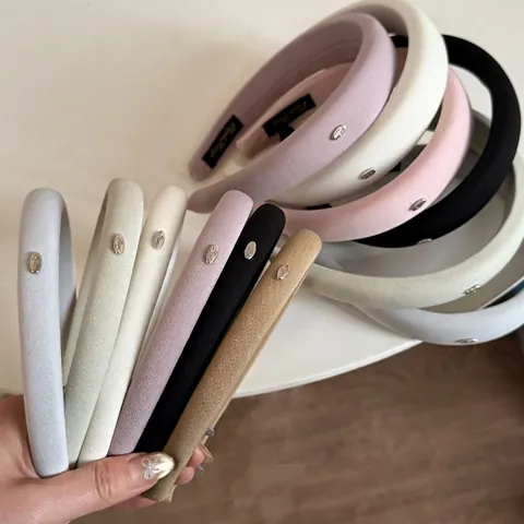 Diadema de Tela con Esponja Engrosada de Moda Dulce para Mujer Borde Ancho Etiqueta Plateada Accesorio para el Cabello Diario