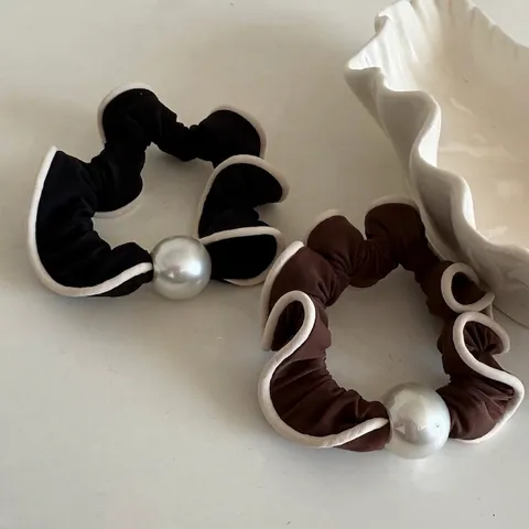 French Style Minimalist Fabric Scrunchie With Large Artificial Pearl Contrast Edging Hair Tie For Women Everyday Commute Fashion Accessory