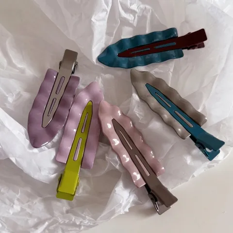 Pinzas para el Cabello de Metal con Borde Ondulado Estilo Coreano para Mujer Clip de Pico de Pato sin Costuras Morandi