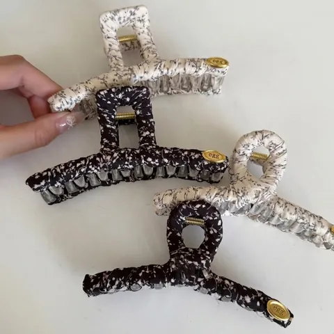 Koreanischer Stil Stoffumwickelt Haarklammer Mit Blumenmuster Goldanhänger Vintage Große Haifisch-Clip Haarschmuck Damen