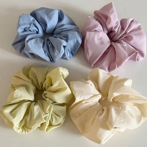 Women Large Pleated Fabric Scrunchies Solid Color Oversized Elastic Hair Ties Ruched Hair Bands Fashion Hair Accessories