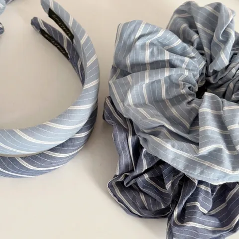 Κορεατικό Στυλ Μινιμαλιστικό Ριγέ Ύφασμα Scrunchie Και Σετ Στέκα Μαλλιών Preppy Style Μπλε Λευκή Ρίγα Αξεσουάρ Μαλλιών Για Γυναίκες