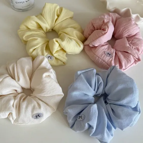 Women Korean Fresh Style Pleated Fabric Scrunchies With Bow Button Decoration Elastic Hair Bands Daily Ponytail Holders