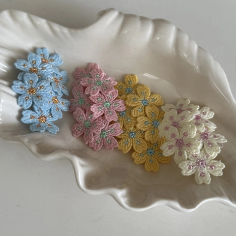 Süße Bestickte Blumen Haarklammer Handgefertigte Gestrickte Kirschblüte Pony Seitenklammer Floral Haarschmuck Für Damen