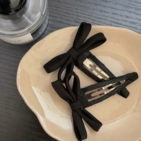 Pinzas para el Cabello con Lazo de Satén Negro Minimalistas para Mujer Elegantes Clips de Presión con Lazo de Doble Capa Accesorios para el Peinado del Cabello