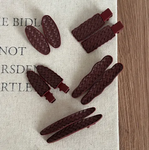 Vintage Burgundy Artificial Leather Braided Hair Clip Geometric Solid Color Side Clip Retro Headwear For Women Jewelry