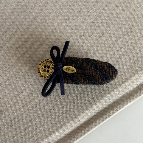 Cerchietto con Fiocco in Tweed Vintage per Donna Fascia per Capelli in Tessuto a Spina di Pesce Retro con Bottone d'Oro Etichetta Orso