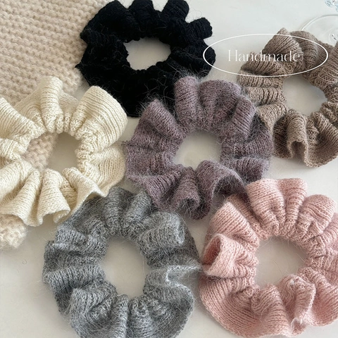 Handmade Knit Yarn Scrunchies For Women Solid Color Mohair Like Elastic Hair Ties Soft Pleated Winter Hair Accessories