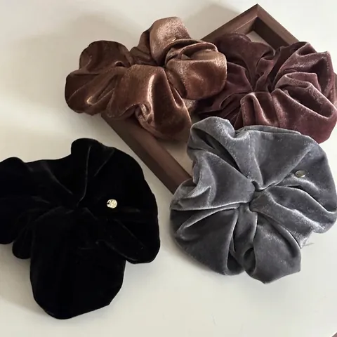 Vintage Fluweel Haarelastiekje Grote Elastische Haarband Voor Vrouwen Handgemaakt Elegant Haarelastiek Met Metalen Gesp Mode Accessoire