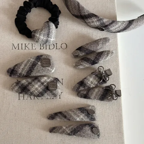 Barrettes en Tissu Plaid Vintage Serre-Tête Rembourré Épingle à Cheveux en Laine Gris Accessoires de Coiffure pour Femmes