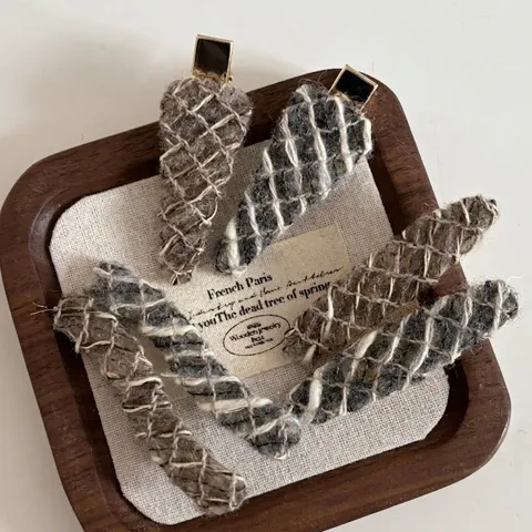 Handgemaakte Franse Retro Wollen Gebreide Haarspeld Geometrische Driehoek Eendenbek Zijclip Herfst Winter Haaraccessoires Vrouwen