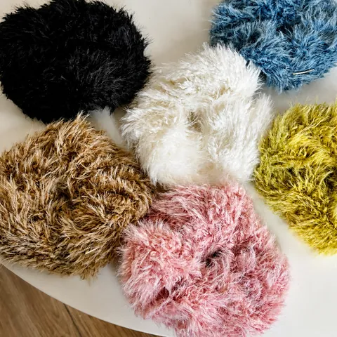 Women Soft Plush Scrunchies Faux Fur Hair Ties Large Autumn Winter Sweet Hair Accessories Elegant Handmade Elastic Hair Bands