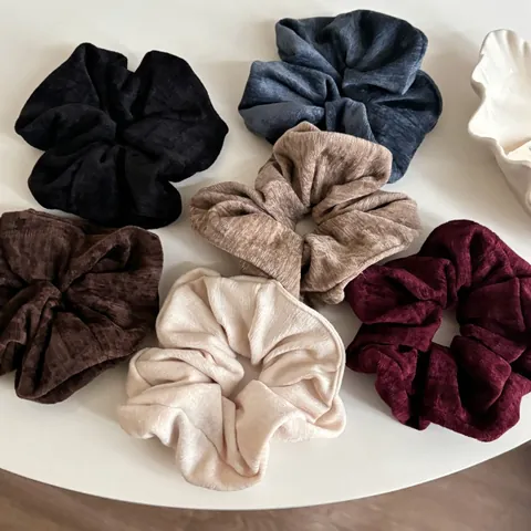 Vintage Velvet Large Hair Scrunchies Elegant Chenille Texture Elastic Hair Ties Solid Color Ponytail Holder Hair Accessories