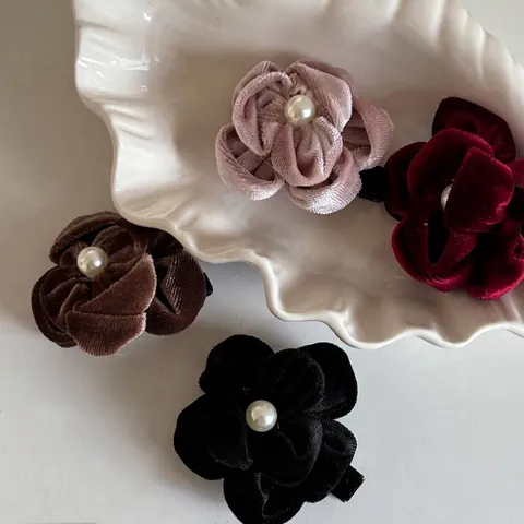 Vintage Velvet Flower Hair Clip With Artificial Pearl Elegant Floral Bangs Clip For Women Girl Daily Hair Accessories