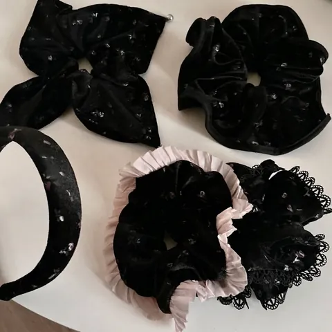 Coleteros de Terciopelo Floral Vintage Francés para Mujer Elegantes con Borde de Encaje Grandes Coleteros Hechos a Mano Accesorios para el Cabello