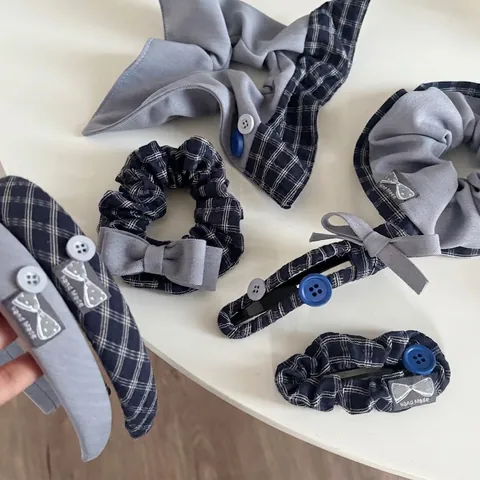 Vintage Plaid Lace Fabric Hair Accessories Set For Women Handmade Blue Scrunchie Wide Headband With Button Decor Daily Hair Styling
