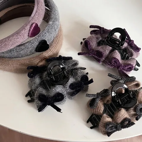 Pinza de Pelo de Peluche con Lazo de Punto para Mujer Otoño Invierno Diadema de Corazón Suave Pinza de Tiburón Accesorios para el Cabello