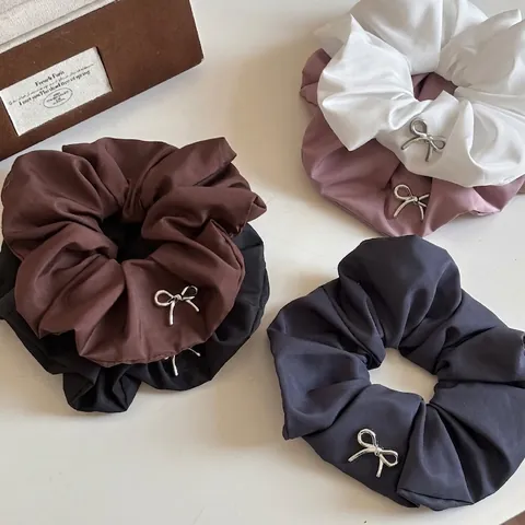 Coletero de Satin Vintage Francés Con Colgante de Lazo de Metal Plateado Elegante Lazo para el Pelo Grande Color Sólido Para Mujer Accesorios para el Cabello