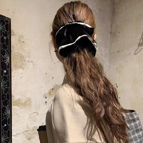 Grote Fluwelen Scrunchie Met Kanten Rand Vintage Elegante Oversized Elastische Haarband Paardenstaarthouder Voor Dames Accessoires