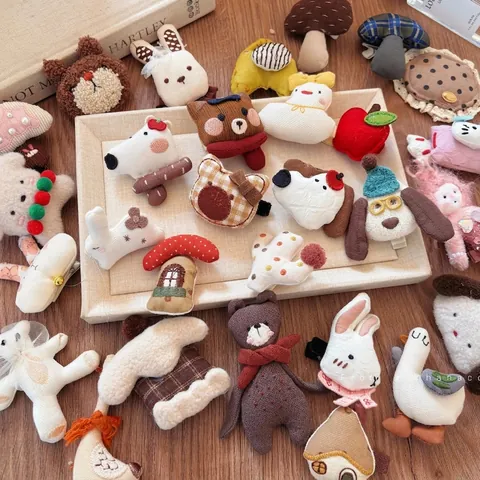 Barrettes à Cheveux en Tissu Animaux de Dessin Animé Fait Main pour Enfants Femmes Mignons Épingles à Cheveux en Peluche Accessoires