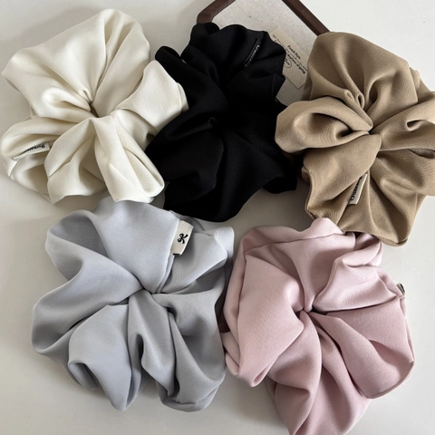 Solid Color Fabric Large Scrunchies Satin Look Pleated Hair Ties Korean Minimalist Elastic Hair Bands For Women Daily Accessories