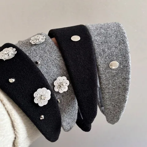 Mode Damen Wollstirnband Breit Mit Paillettenblumen Und Metallnieten Handgefertigte Pendeln Haarschmuck Haarreif