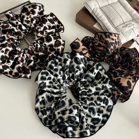 Große Leopard-Print Stoff Scrunchie Satin Textur Haargummi Vintage Elastische Pferdeschwanz Halter Mode Haarschmuck Für Damen
