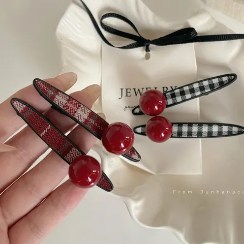 Fermaglio per Capelli in Tessuto a Quadri Rétro Francese Con Perla Artificiale Rossa Elegante Clip a Becco d'Anatra da Donna