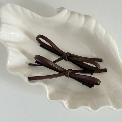 Pinza para el Cabello de Cuero Vintage con Lazo para Mujer Retro Minimalista Marrón PU Cuero Horquilla Lado Flequillo Pinza Moda Sencilla Accesorios Cabello