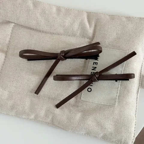 Pinza para el Cabello de Cuero Vintage con Lazo para Mujer Retro Minimalista Marrón PU Cuero Horquilla Lado Flequillo Pinza Moda Sencilla Accesorios Cabello