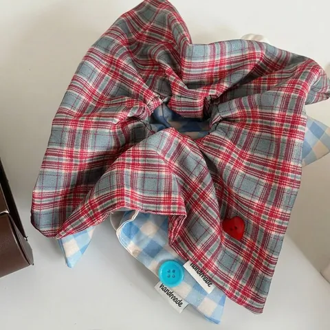 Elastici per Capelli in Tessuto Scozzese Fatti a Mano Con Decorazione Bottoni Etichetta Handmade Vitalità Elastici per Capelli Donna