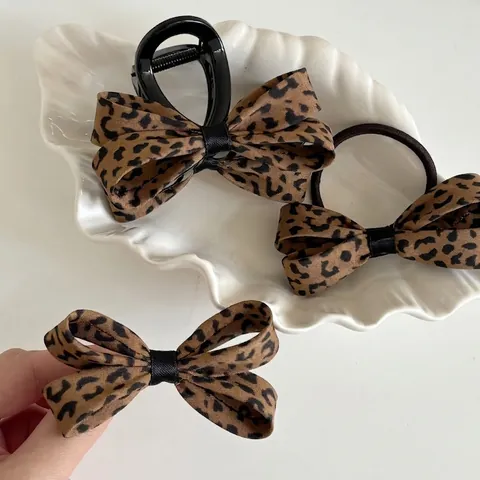 Fashion Leopard Print Bow Hair Claw Clip For Women Fabric Bowknot Strong Grip Hairpin For High Ponytail Vintage Hair Accessory