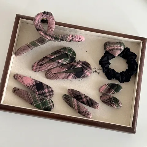Ensemble de Pinces à Cheveux Vintage Carreaux Rose Noir Tissu en Laine Pince Crabe Barrettes Élastique Bijoux Femme