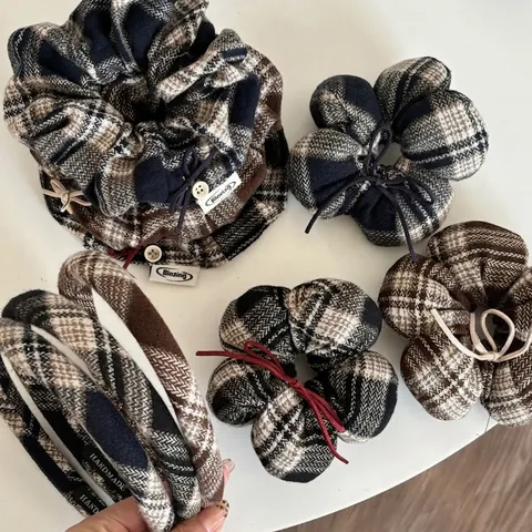 Ensemble Accessoires Cheveux en Tissu Plaid Vintage Nœud Fleur Choucou Serre-tête Fait à la Main Élégant pour Femmes
