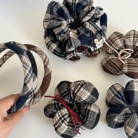 Ensemble Accessoires Cheveux en Tissu Plaid Vintage Nœud Fleur Choucou Serre-tête Fait à la Main Élégant pour Femmes