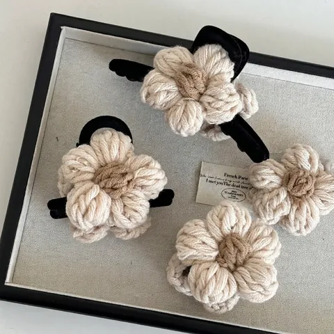 Pinza per Capelli a Fiore in Maglia Invernale Grande Clip a Squalo in Velluto per Donna Accessori per Capelli a Fiore Fatti a Mano