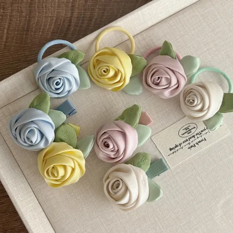 Elegante Handgefertigte Stoff Rose Haarspangen Floral Satin Rose Haargummis Süße Blumen Pony Clips Damen Haarschmuck