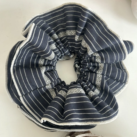 Coletero Grande de Tela a Rayas Bohemio para Mujer Plisado con Patrón Geométrico Hecho a Mano Estilo Étnico Accesorios para el Cabello