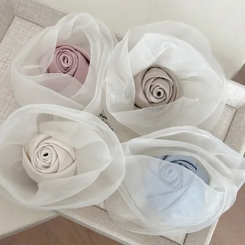 Handgefertigt Netzgewebe Stoff 3D Rose Blumen Haarklammer Elegant Romantisch Floral Seitenclip Für Damen Alltag Strand Urlaub