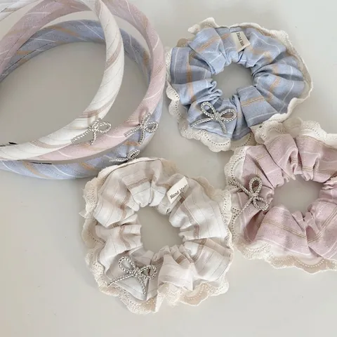Chouchous et Bandeaux en Tissu Rayé pour Femmes Fait à la Main Nœud Papillon Bordure en Dentelle Accessoires Cheveux Mode