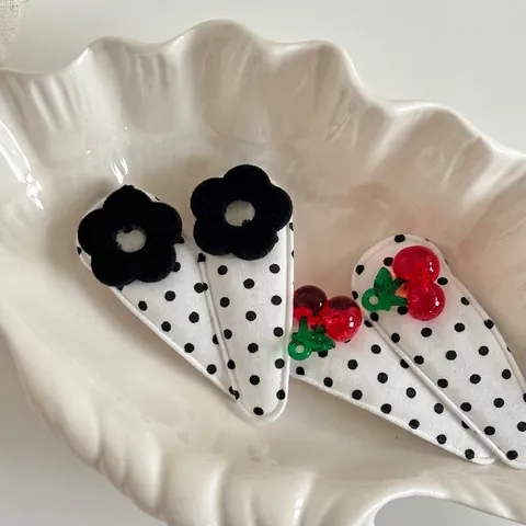 Dolci Fermagli per Capelli in Tessuto a Pois per Donne Ragazze Graziosi Fermagli BB con Fiore Nero e Ciliegia Rossa Accessori per Capelli Coreani