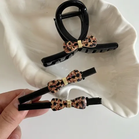 Elegante Pinza per Capelli con Fiocco a Stampa Leopardata Nastro in Tessuto Pinza a Squalo Moda Metallo Clip a Becco d'Anatra Accessori Capelli Donna