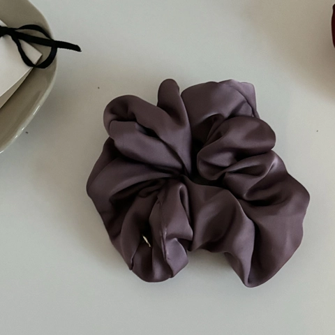 Handmade Large Satin Scrunchies For Women Fashion Pleated Silk Feel Hair Ties Simple Solid Color Hair Bands With Metal Charm