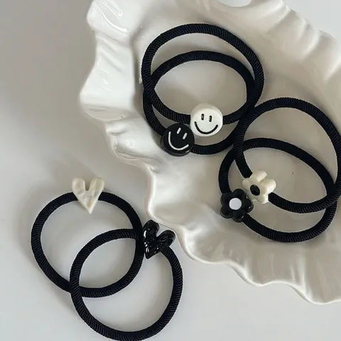 Stile Coreano Bianco E Nero Simpatico Sorriso Viso Cuore Fiore Elastici Per Capelli Minimalisti Supporti Per Coda Di Cavallo