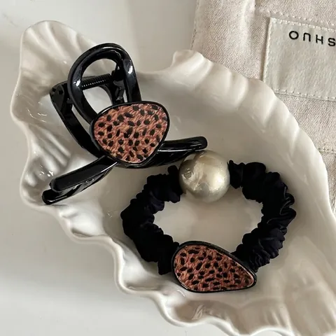 Elegant Leopard Print Hair Claw And Fabric Scrunchie Set For Women Acrylic Geometric Hair Clip Fashion Hair Accessories