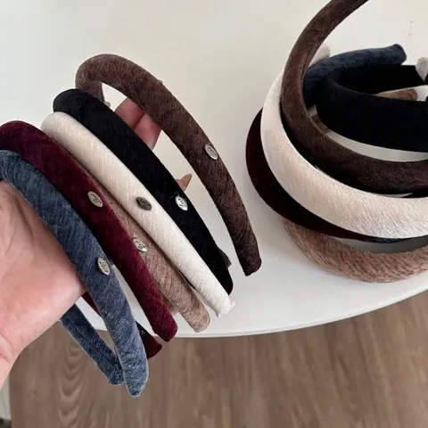 Diadema Acolchada de Terciopelo Estilo Coreano para Mujer Aro de Pelo Ancho Retro Con Decoración de Logotipo de Metal Accesorios de Pelo
