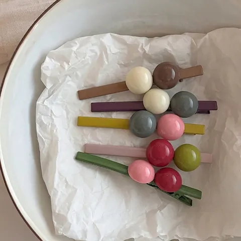 Koreaanse Stijl Snoepkleur Dubbele Bal Haarspeld Voor Vrouwen Mode Metalen Eendebek Pony Clip Geometrische Hars Kraal Haarnaald