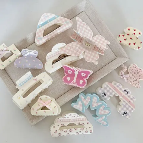 Süße Geblümte Karo Haarkrallen Clips Für Damen Mädchen Acryl Kleine Haifisch-Clip Leopard Schmetterling Schleife Mini Haarspangen